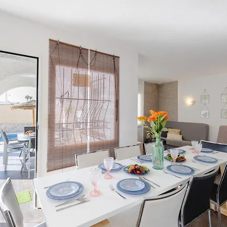 Fidalsa Relax Pool Your Refuge Torrevieja